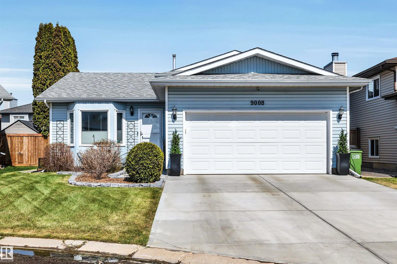 9008 169A AV NW, Edmonton - 4 bedroom Detached Single Family for sale