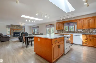 Interior photo 1 of 294 Grandview BE
