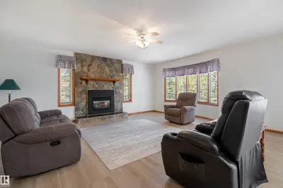 Interior photo 4 of 294 Grandview BE