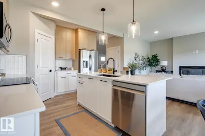 Interior photo 3 of 407 BRICKYARD PT