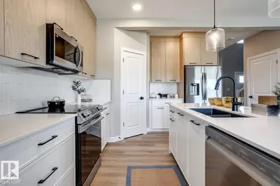 Interior photo 4 of 407 BRICKYARD PT