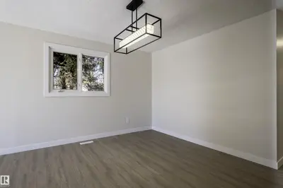 Interior photo 4 of 5528 54 ST