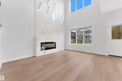 Interior photo 1 of 3925 39 AV