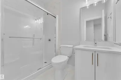 Interior photo 2 of 3925 39 AV