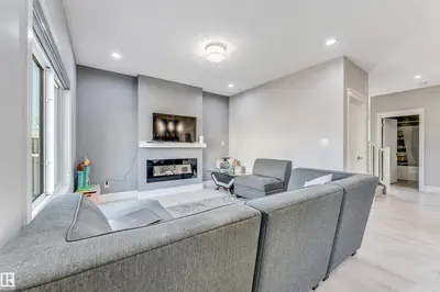 Interior photo 4 of 1103 29 ST NW