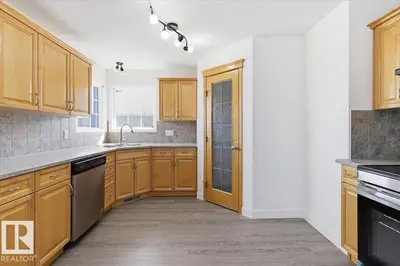Interior photo 2 of 301 AVENA LI