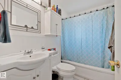 Interior photo 3 of 4618 53 AV