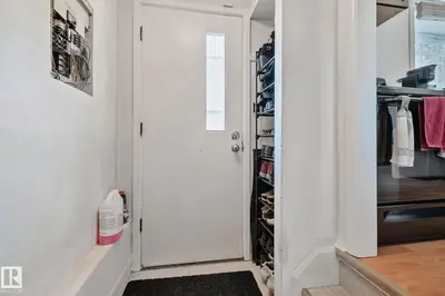 Interior photo 4 of 4618 53 AV