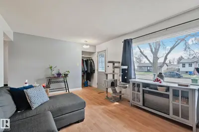 Interior photo 1 of 4618 53 AV