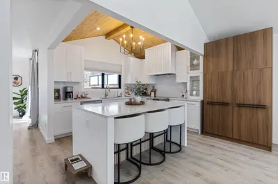 Interior photo 2 of 38 WOODCREST AV