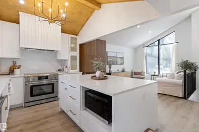 Interior photo 4 of 38 WOODCREST AV