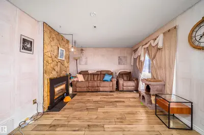 Interior photo 4 of 3217 142 AV NW NW
