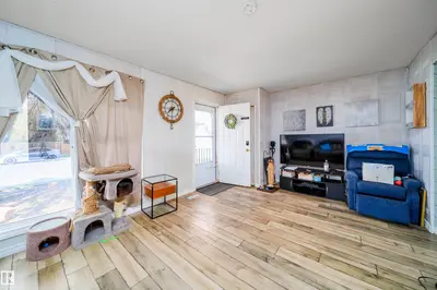 Interior photo 3 of 3217 142 AV NW NW