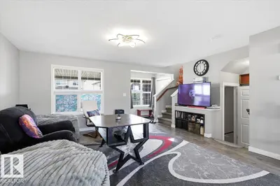 Interior photo 4 of 406 SONGHURST PL