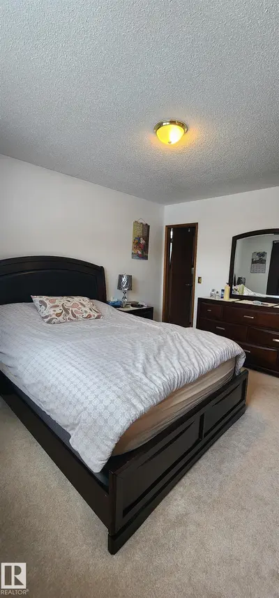 Interior photo 4 of 11035 166 AV NW