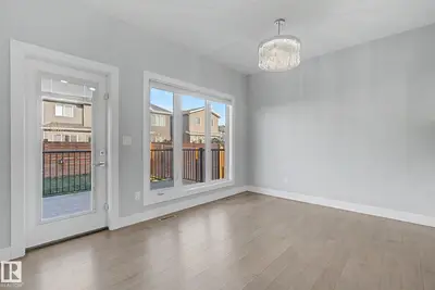 Interior photo 2 of 635 42 ST SW