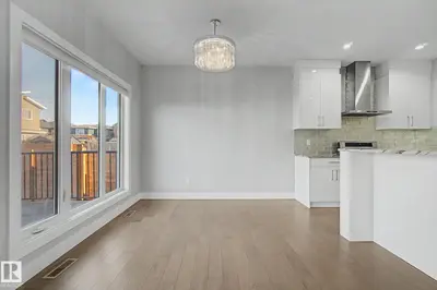 Interior photo 3 of 635 42 ST SW