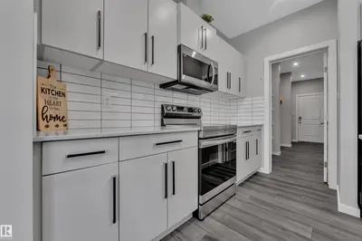 Interior photo 4 of 319 36 AV NW