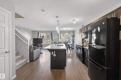 Interior photo 3 of 757 EAGLESON CR NW