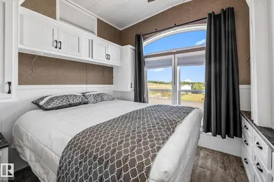 Interior photo 3 of 565 53126 Rge Road 70