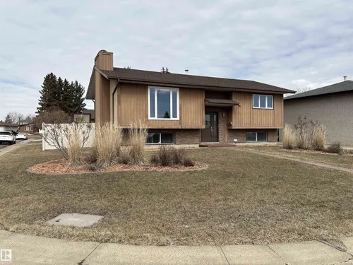 11424 164 AV NW, Edmonton - $419,900