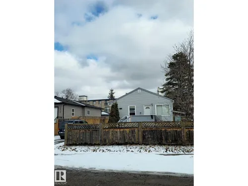 10541 157 ST NW, Edmonton - $389,000