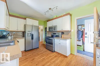 Interior photo 4 of 12339 89 ST NW