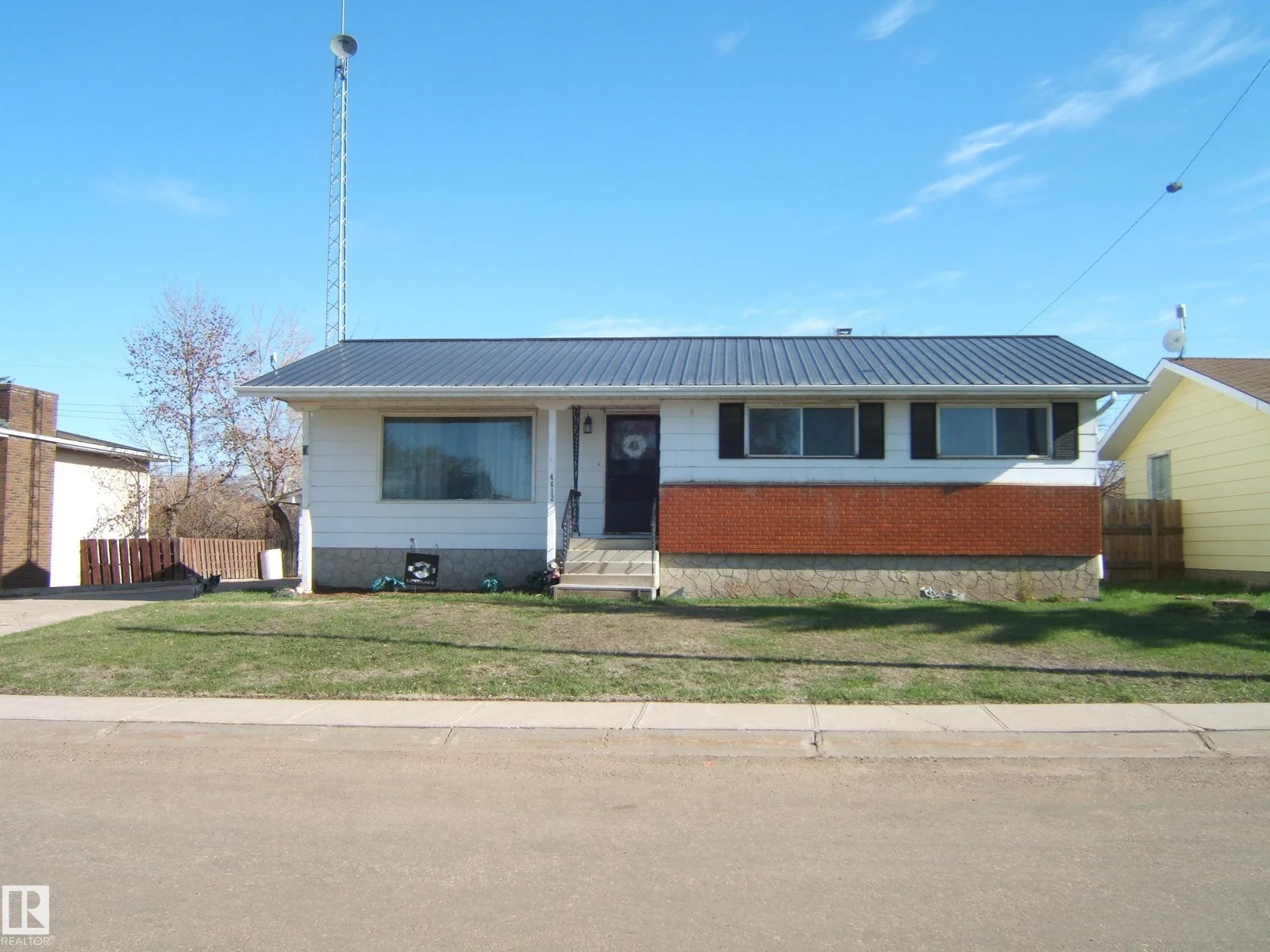 4612 54 AV, Two Hills - 4 bedroom Detached Single Family for sale