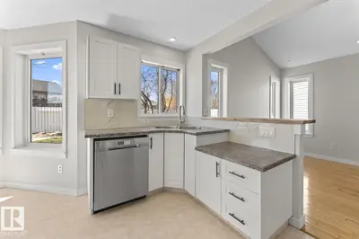 Interior photo 3 of 1911 6 ST