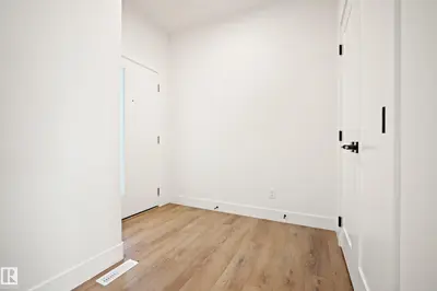 Interior photo 1 of 118 Caledon CR