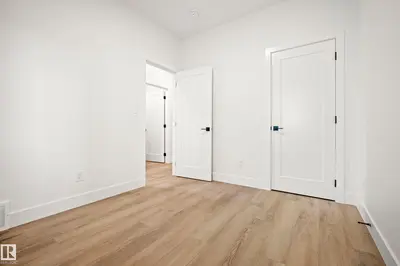 Interior photo 4 of 118 Caledon CR