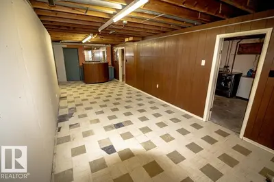 Interior photo 3 of 4822 45 Ave