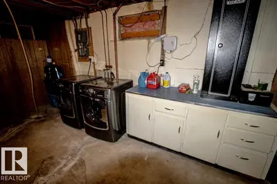 Interior photo 4 of 4822 45 Ave