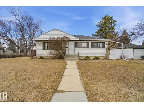 8208 73 AV NW, Edmonton - $395,000