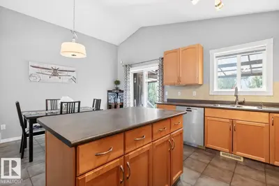 Interior photo 2 of 13419 140 AV NW