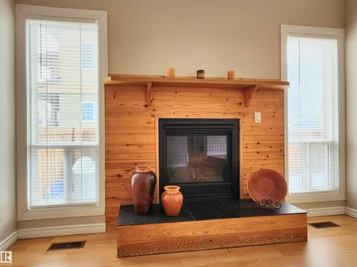3812 20 AV NW, Edmonton - $259,500