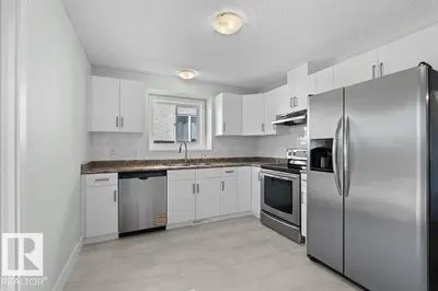 Interior photo 3 of 4209 25 AV NW
