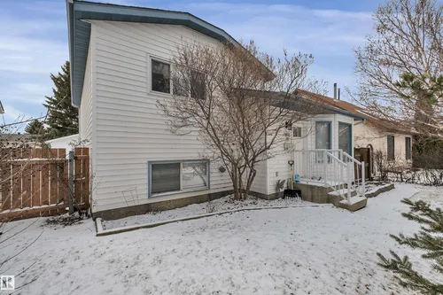 3843 26 AV NW, Edmonton - $420,000