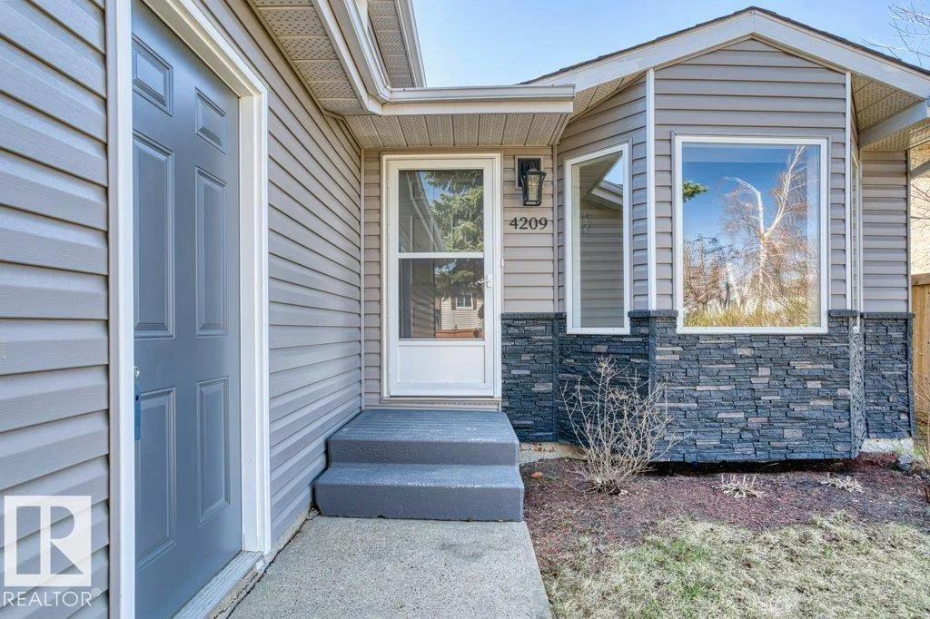 4209 25 AV NW, Edmonton - 5 bedroom Detached Single Family for sale