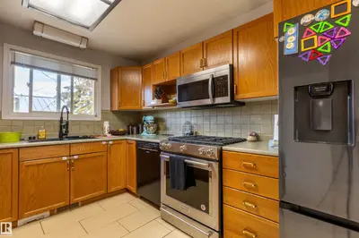 Interior photo 2 of 10379 108 AV