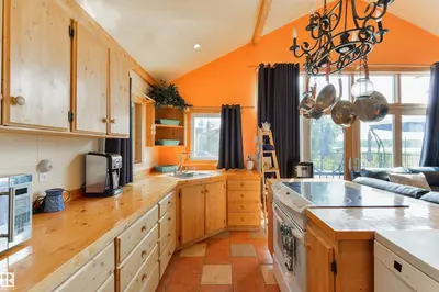 Interior photo 2 of 113 BAYVIEW DR