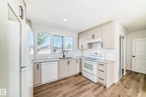 10820 132 AV NW, Edmonton - $299,900