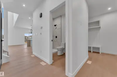 Interior photo 2 of 3 AXELWOOD CR