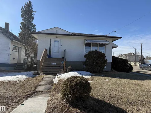 10849 73 AV NW, Edmonton - $590,000