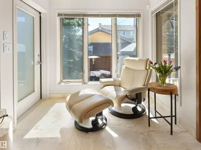 Interior photo 2 of 10725 UNIVERSITY AV NW