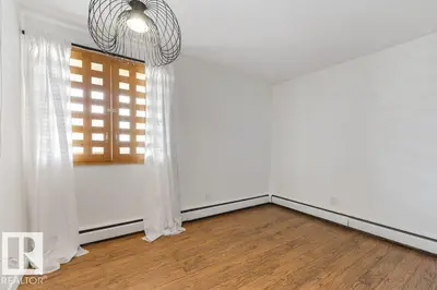 Interior photo 4 of #101 8604 GATEWAY BV NW