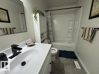 Interior photo 3 of 4318 49 AV