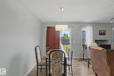 Interior photo 2 of 1211 29 ST NW