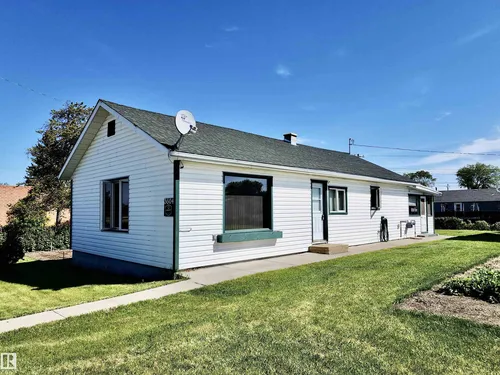 3602-3605 Main ST, Mallaig - $129,000