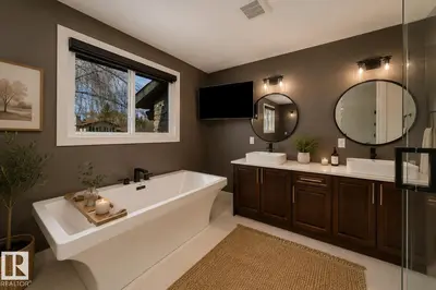 Interior photo 3 of 126 HARRISON DR NW